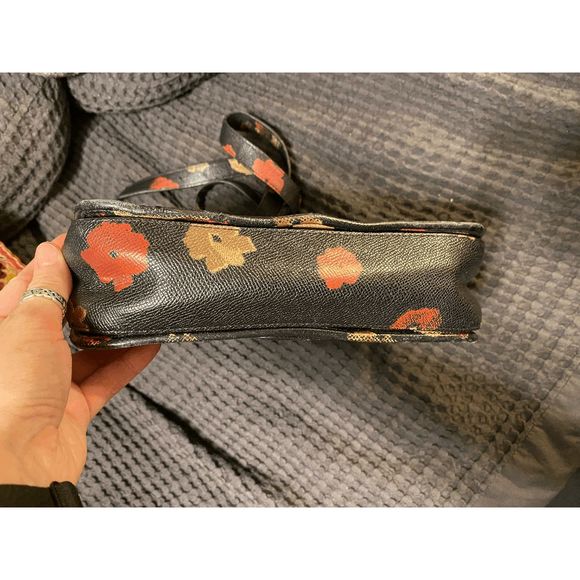 COACH 33615 PAGE FLAP BLACK & FLORAL SHOULDER BAG - Picture 3 of 11